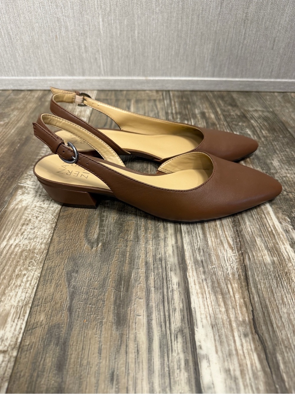 NWOB Naturalizer Brown Leather Slingback Flats Size 8 - Picture 10 of 16
